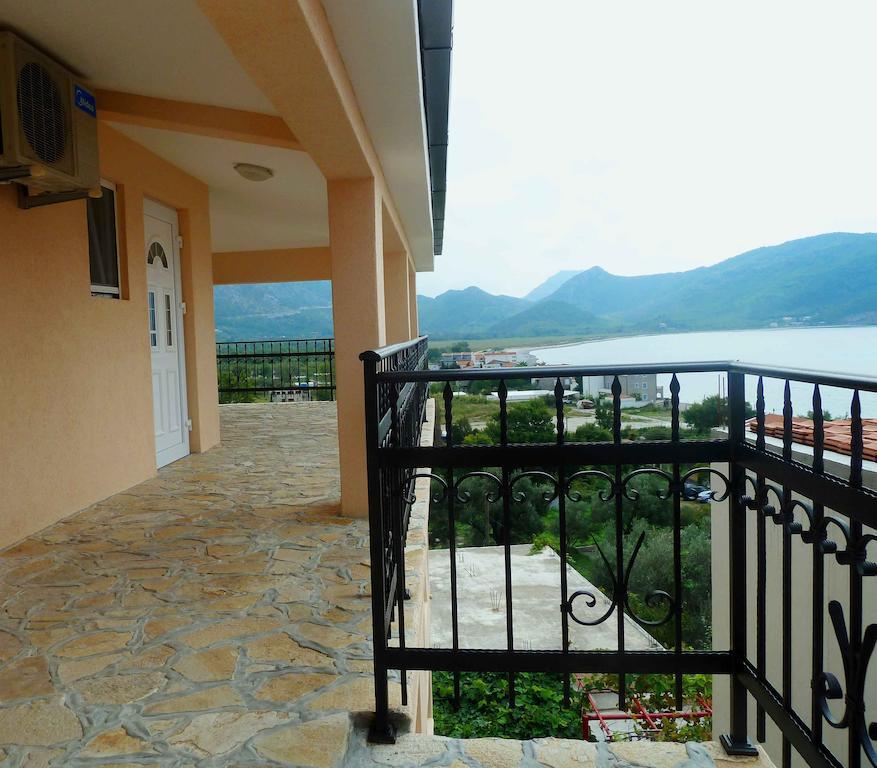 Apartments Papillon พอดโกริกา ห้อง รูปภาพ